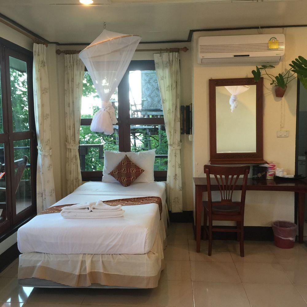 Bamboo Bay Resort Ко-Ланта Экстерьер фото