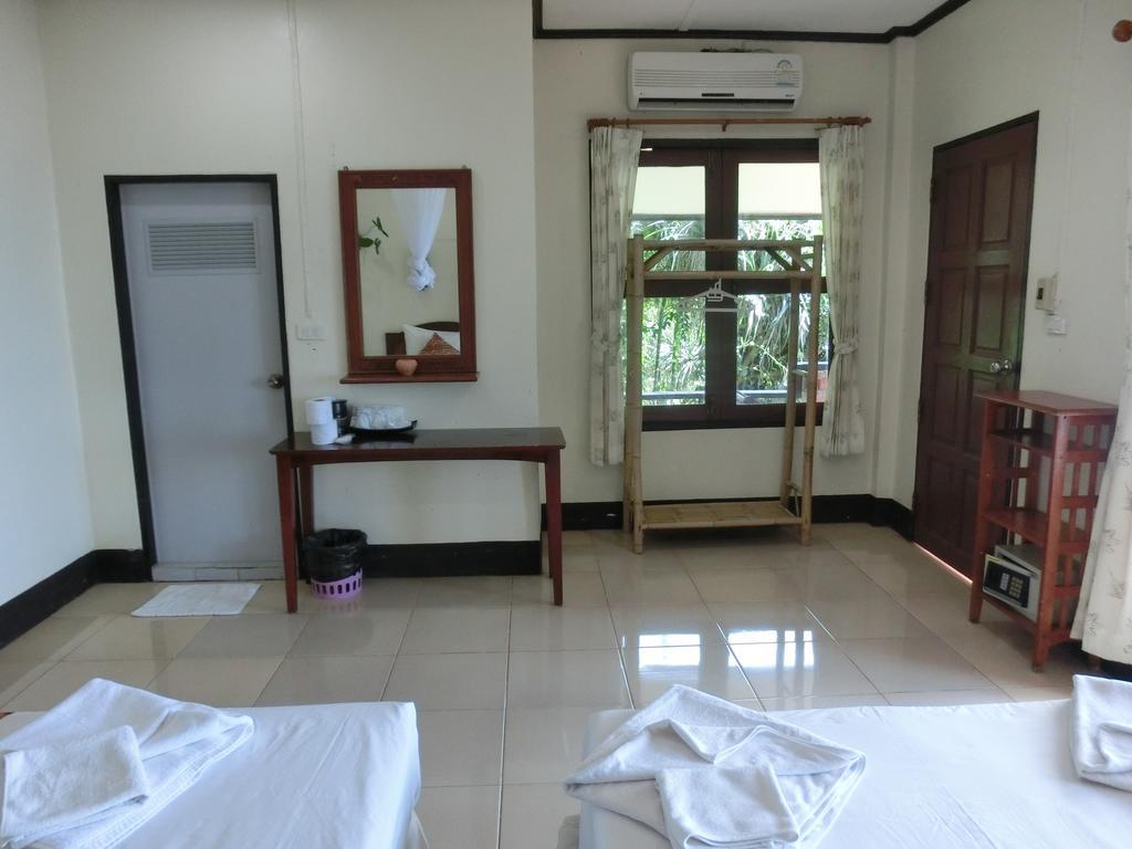 Bamboo Bay Resort Ко-Ланта Экстерьер фото