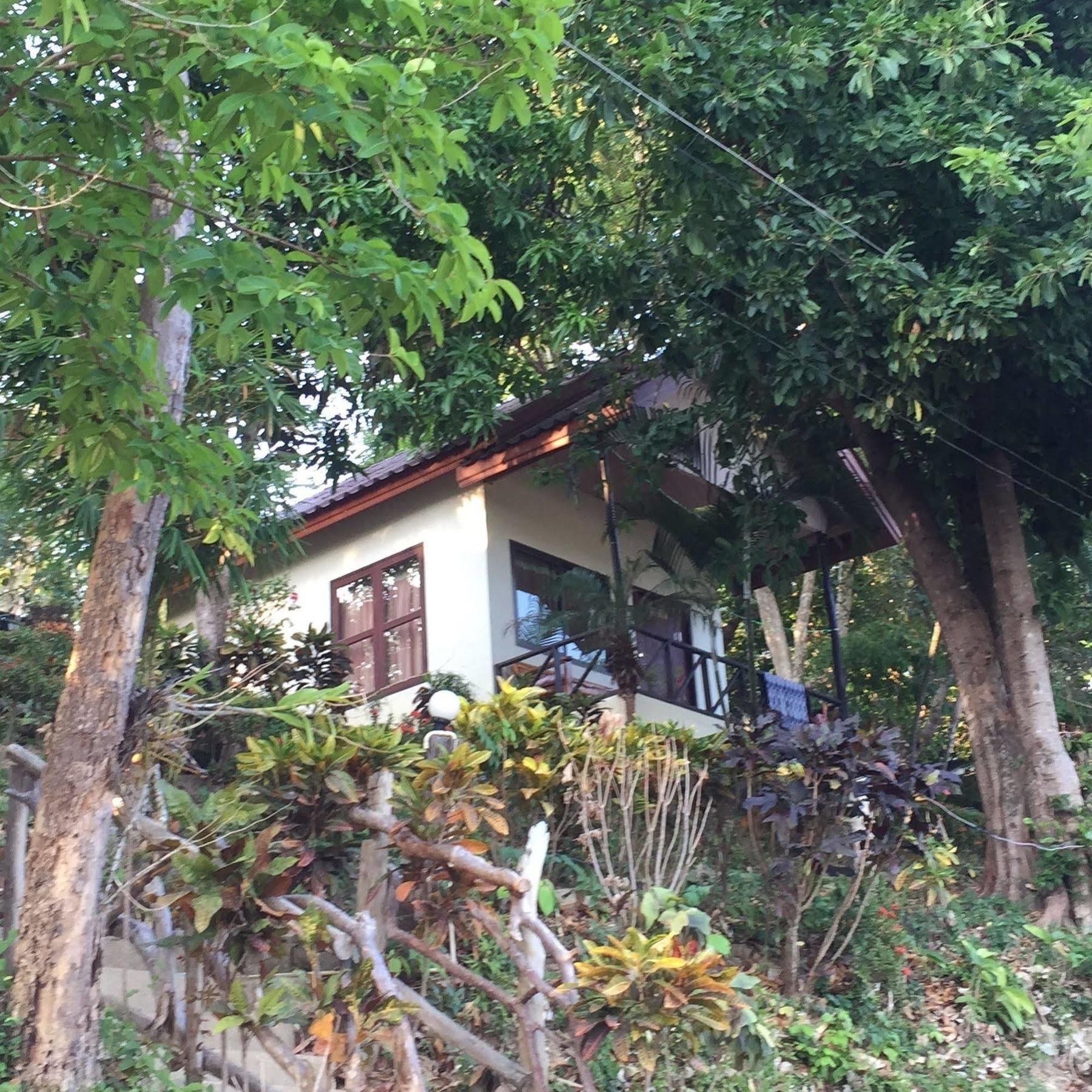 Bamboo Bay Resort Ко-Ланта Экстерьер фото