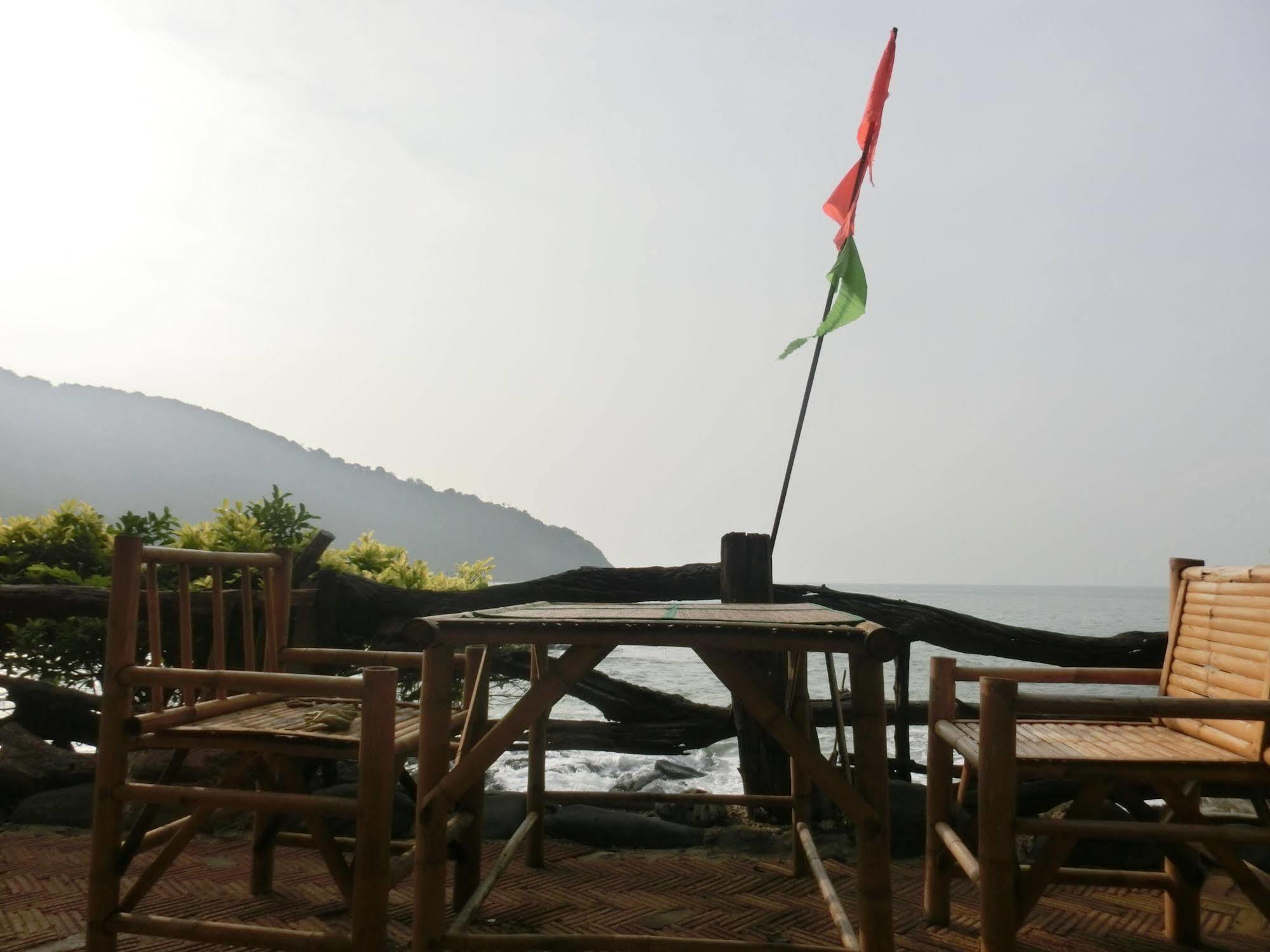Bamboo Bay Resort Ко-Ланта Экстерьер фото