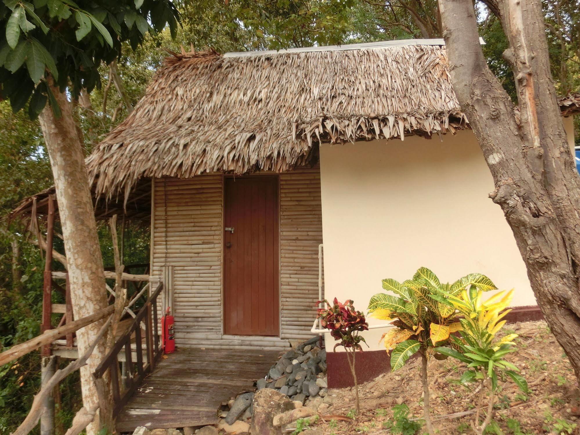 Bamboo Bay Resort Ко-Ланта Экстерьер фото