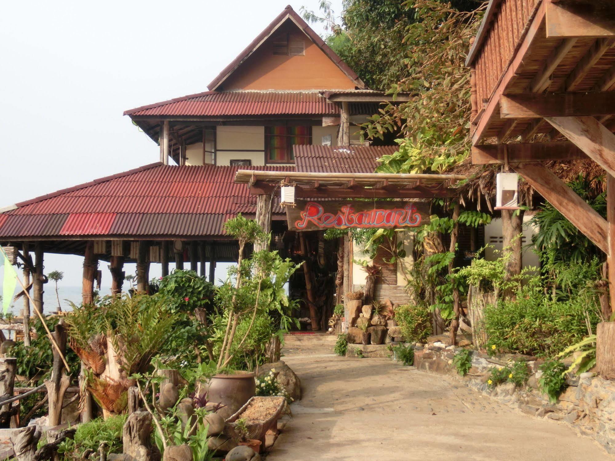 Bamboo Bay Resort Ко-Ланта Экстерьер фото